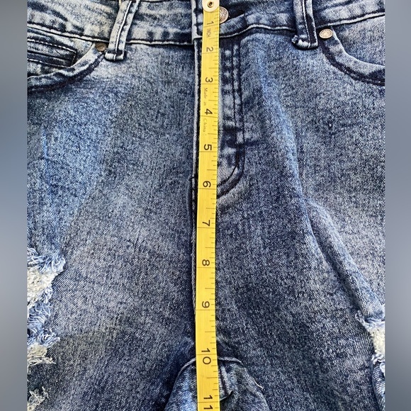 Bamboo distressed‎ stonewashed skinny jeans. 80’s style!!!! - Picture 16 of 16